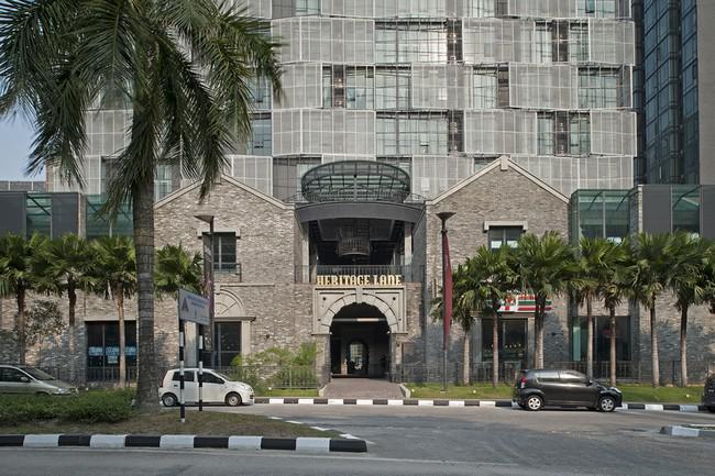 Schizophrenic facades at Empire Damansara. Photo from Architicism. 